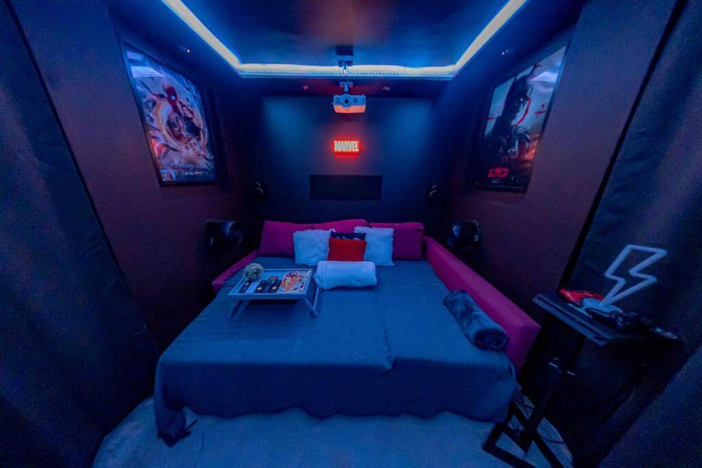 Unique Home W/Garden Hot Tub, Sauna & Cinema Room 런던 외부 사진