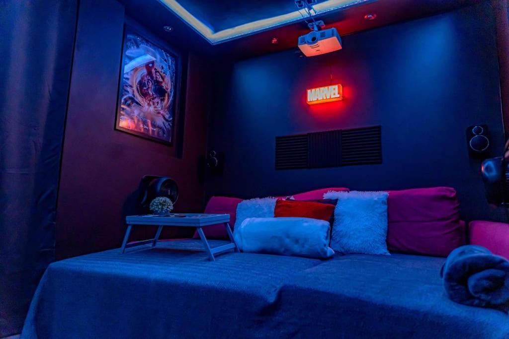 Unique Home W/Garden Hot Tub, Sauna & Cinema Room 런던 외부 사진